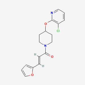 molecular formula C17H17ClN2O3 B2704277 (E)-1-(4-((3-chloropyridin-2-yl)oxy)piperidin-1-yl)-3-(furan-2-yl)prop-2-en-1-one CAS No. 1448140-45-1