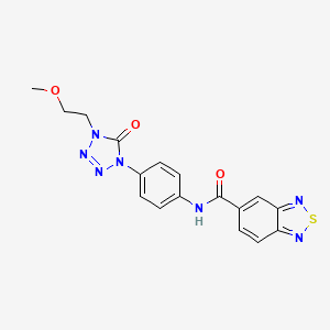 molecular formula C17H15N7O3S B2705305 N-(4-(4-(2-methoxyethyl)-5-oxo-4,5-dihydro-1H-tetrazol-1-yl)phenyl)benzo[c][1,2,5]thiadiazole-5-carboxamide CAS No. 1396805-97-2