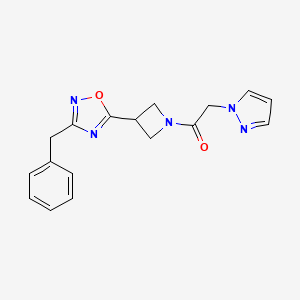 molecular formula C17H17N5O2 B2706158 1-(3-(3-benzyl-1,2,4-oxadiazol-5-yl)azetidin-1-yl)-2-(1H-pyrazol-1-yl)ethanone CAS No. 1396678-41-3