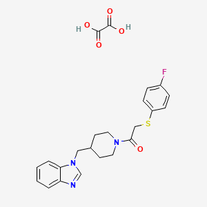 molecular formula C23H24FN3O5S B2706603 1-(4-((1H-苯并[d]咪唑-1-基)甲基)哌啶-1-基)-2-((4-氟苯基)硫)乙酮草酸盐 CAS No. 1351599-14-8