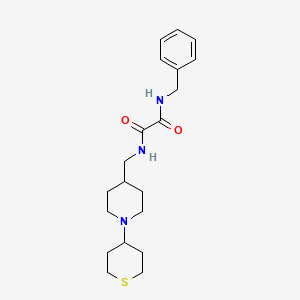 molecular formula C20H29N3O2S B2707785 N1-苄基-N2-((1-(四氢-2H-硫杂环戊烷-4-基)哌啶-4-基)甲基)草酰胺 CAS No. 2034483-39-9