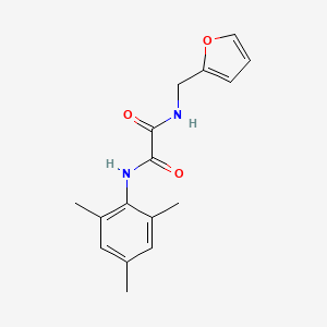 molecular formula C16H18N2O3 B2708302 N1-(furan-2-ylmethyl)-N2-mesityloxalamide CAS No. 333340-85-5