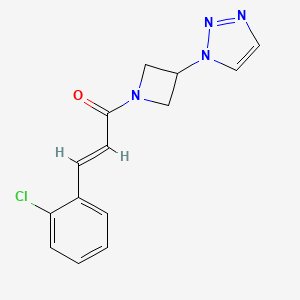 molecular formula C14H13ClN4O B2708577 (E)-1-(3-(1H-1,2,3-triazol-1-yl)azetidin-1-yl)-3-(2-chlorophenyl)prop-2-en-1-one CAS No. 2035000-15-6