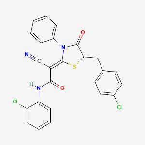 molecular formula C25H17Cl2N3O2S B2709069 (Z)-2-(5-(4-chlorobenzyl)-4-oxo-3-phenylthiazolidin-2-ylidene)-N-(2-chlorophenyl)-2-cyanoacetamide CAS No. 488108-68-5