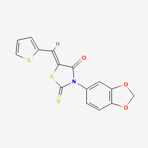 molecular formula C15H9NO3S3 B2709457 (Z)-3-(benzo[d][1,3]dioxol-5-yl)-5-(thiophen-2-ylmethylene)-2-thioxothiazolidin-4-one CAS No. 591745-73-2