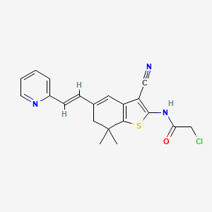 molecular formula C20H18ClN3OS B2710335 2-chloro-N-[3-cyano-7,7-dimethyl-5-[(E)-2-pyridin-2-ylethenyl]-6H-1-benzothiophen-2-yl]acetamide CAS No. 733759-44-9