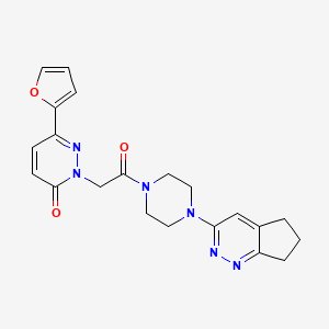 molecular formula C21H22N6O3 B2710643 2-(2-(4-(6,7-dihydro-5H-cyclopenta[c]pyridazin-3-yl)piperazin-1-yl)-2-oxoethyl)-6-(furan-2-yl)pyridazin-3(2H)-one CAS No. 2034389-74-5