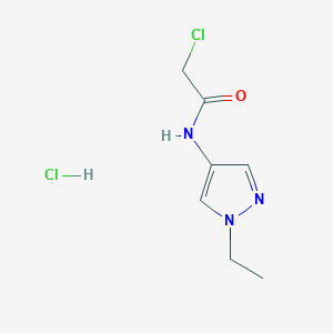 molecular formula C7H11Cl2N3O B2710684 2-氯-N-(1-乙基吡唑-4-基)乙酰胺；盐酸盐 CAS No. 2416243-63-3