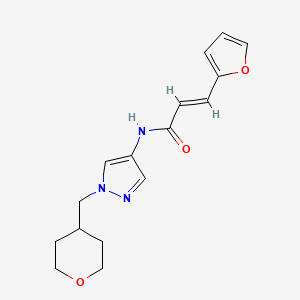 molecular formula C16H19N3O3 B2711051 (E)-3-(furan-2-yl)-N-(1-((tetrahydro-2H-pyran-4-yl)methyl)-1H-pyrazol-4-yl)acrylamide CAS No. 1706476-39-2