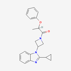 B2711947 1-[3-(2-Cyclopropylbenzimidazol-1-yl)azetidin-1-yl]-2-phenoxypropan-1-one CAS No. 2379993-47-0