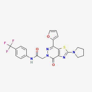 molecular formula C22H18F3N5O3S B2711976 2-(7-(呋喃-2-基)-4-氧代-2-(吡咯烷-1-基)噻唑并[4,5-d]吡啶-5(4H)-基)-N-(4-(三氟甲基)苯基)乙酰胺 CAS No. 1105240-19-4