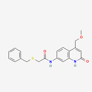 molecular formula C20H20N2O3S B2712772 2-(苄硫基)-N-(4-(甲氧基甲基)-2-氧代-1,2-二氢喹啉-7-基)乙酰胺 CAS No. 1251628-84-8
