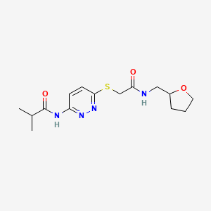 molecular formula C15H22N4O3S B2713116 N-(6-((2-氧代-2-(((四氢呋喃-2-基)甲基)氨基)乙基)硫代吡嘧啶-3-基)异丁酰胺 CAS No. 1021255-96-8