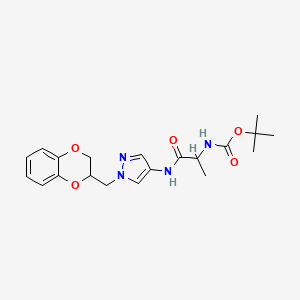 molecular formula C20H26N4O5 B2713202 叔丁基(1-((1-((2,3-二氢苯并[b][1,4]二氧杂环-2-基)甲基)-1H-吡唑-4-基)氨基)-1-氧代丙烷-2-基)甲酸酯 CAS No. 1704487-66-0