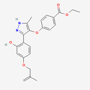 molecular formula C23H24N2O5 B2713635 乙酸-4-((3-(2-羟基-4-((2-甲基丙烯基)氧基)苯基)-5-甲基-1H-吡唑-4-基)氧基)苯酯 CAS No. 879779-29-0