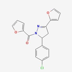 molecular formula C18H13ClN2O3 B2714586 (5-(4-chlorophenyl)-3-(furan-2-yl)-4,5-dihydro-1H-pyrazol-1-yl)(furan-2-yl)methanone CAS No. 899350-89-1