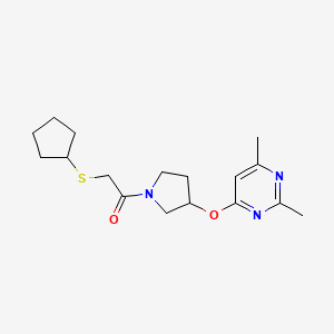 2-(Cyclopentylsulfanyl)-1-{3-[(2,6-dimethylpyrimidin-4-yl)oxy]pyrrolidin-1-yl}ethan-1-one