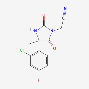 molecular formula C12H9ClFN3O2 B2715742 2-[4-(2-Chloro-4-fluorophenyl)-4-methyl-2,5-dioxoimidazolidin-1-yl]acetonitrile CAS No. 1280918-72-0