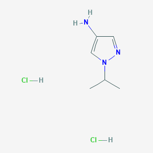 molecular formula C6H13Cl2N3 B2717693 1-(异丙基)-1H-吡唑-4-胺 二盐酸盐 CAS No. 1955554-69-4