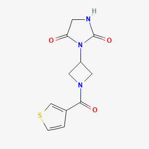 molecular formula C11H11N3O3S B2718347 3-(1-(Thiophene-3-carbonyl)azetidin-3-yl)imidazolidine-2,4-dione CAS No. 2034277-87-5