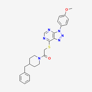 molecular formula C25H26N6O2S B2718399 1-(4-苄基哌啶-1-基)-2-((3-(4-甲氧基苯基)-3H-[1,2,3]三唑并[4,5-d]嘧啶-7-基)硫基)乙酮 CAS No. 863500-13-4