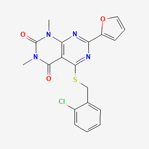 molecular formula C19H15ClN4O3S B2719173 5-((2-chlorobenzyl)thio)-7-(furan-2-yl)-1,3-dimethylpyrimido[4,5-d]pyrimidine-2,4(1H,3H)-dione CAS No. 863003-78-5