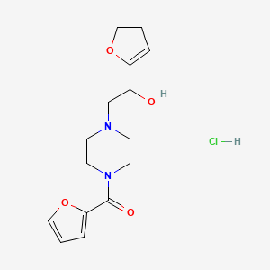 molecular formula C15H19ClN2O4 B2719465 呋喃-2-基(4-(2-(呋喃-2-基)-2-羟基乙基)哌嗪-1-基)甲酮盐酸盐 CAS No. 1396676-31-5