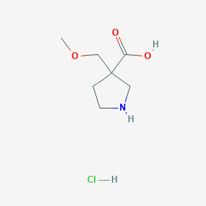 molecular formula C7H14ClNO3 B2719909 3-(甲氧基甲基)吡咯烷-3-羧酸盐酸盐 CAS No. 1955519-68-2