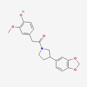 molecular formula C20H21NO5 B2722124 1-(3-(Benzo[d][1,3]dioxol-5-yl)pyrrolidin-1-yl)-2-(4-hydroxy-3-methoxyphenyl)ethanone CAS No. 2034320-88-0
