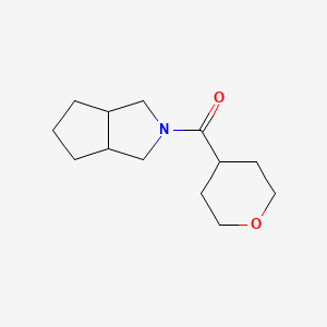 molecular formula C13H21NO2 B2722271 (hexahydrocyclopenta[c]pyrrol-2(1H)-yl)(tetrahydro-2H-pyran-4-yl)methanone CAS No. 2123350-10-5