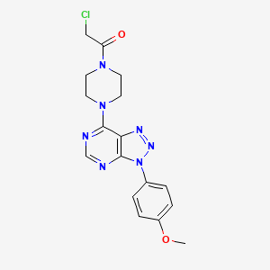 molecular formula C17H18ClN7O2 B2722955 2-氯-1-(4-(3-(4-甲氧苯基)-3H-[1,2,3]三唑[4,5-d]嘧啶-7-基)哌嗪-1-基)乙酮 CAS No. 920204-34-8