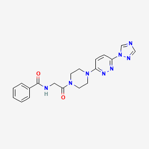 molecular formula C19H20N8O2 B2723108 N-(2-(4-(6-(1H-1,2,4-三唑-1-基)吡啶并[3-2-d]嘧啶-3-基)哌嗪-1-基)-2-氧代乙基)苯甲酰胺 CAS No. 1797719-41-5