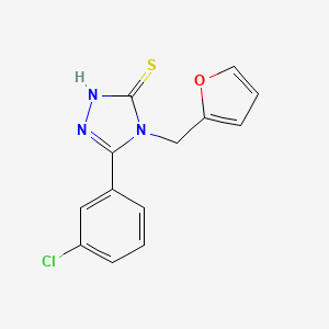 molecular formula C13H10ClN3OS B2723475 5-(3-氯苯基)-4-(呋喃-2-基甲基)-4H-1,2,4-三唑-3-硫醇 CAS No. 893725-06-9