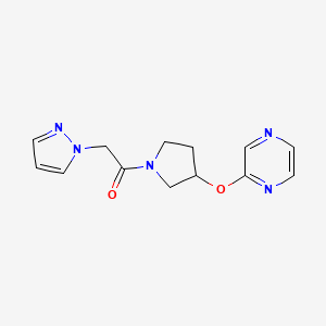 molecular formula C13H15N5O2 B2723612 1-(3-(pyrazin-2-yloxy)pyrrolidin-1-yl)-2-(1H-pyrazol-1-yl)ethanone CAS No. 2034527-94-9