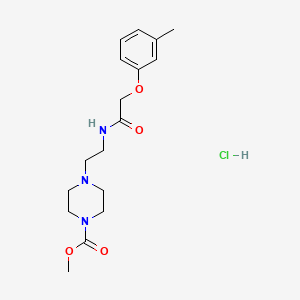 molecular formula C17H26ClN3O4 B2723652 甲酸-4-(2-(2-(间甲苯氧基)乙酰胺基)乙基)哌嗪-1-羧酸酯盐酸盐 CAS No. 2034536-29-1
