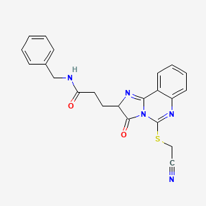 molecular formula C22H19N5O2S B2724177 N-苄基-3-[5-(氰甲基硫代)-3-氧代-2H-咪唑并[1,2-c]喹唑-2-基]丙酰胺 CAS No. 1036734-05-0