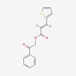 molecular formula C15H12O3S B2725035 (E)-2-oxo-2-phenylethyl 3-(thiophen-2-yl)acrylate CAS No. 324779-75-1