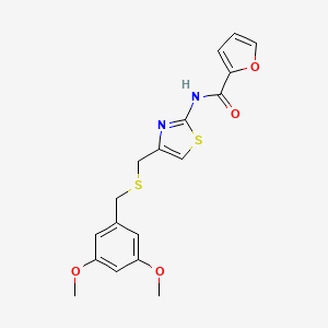 molecular formula C18H18N2O4S2 B2725640 N-(4-(((3,5-dimethoxybenzyl)thio)methyl)thiazol-2-yl)furan-2-carboxamide CAS No. 941885-21-8