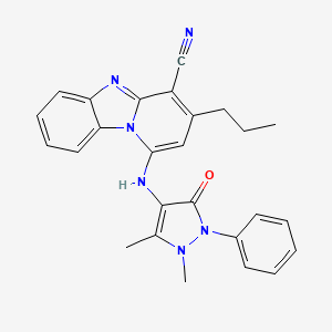 molecular formula C26H24N6O B2725966 1-[(1,5-dimethyl-3-oxo-2-phenyl-2,3-dihydro-1H-pyrazol-4-yl)amino]-3-propylpyrido[1,2-a]benzimidazole-4-carbonitrile CAS No. 384350-63-4