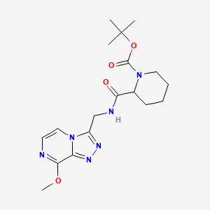 molecular formula C18H26N6O4 B2726506 叔丁基 2-(((8-甲氧基-[1,2,4]三唑并[4,3-a]吡嗪-3-基)甲基)氨基甲酰)哌啶-1-甲酸酯 CAS No. 2034201-22-2