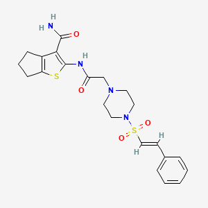 molecular formula C22H26N4O4S2 B2727212 2-[[2-[4-[(E)-2-phenylethenyl]sulfonylpiperazin-1-yl]acetyl]amino]-5,6-dihydro-4H-cyclopenta[b]thiophene-3-carboxamide CAS No. 930561-84-5