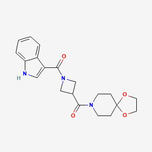 molecular formula C20H23N3O4 B2727938 (3-(1,4-二氧杂-8-氮杂螺[4.5]癸烷-8-甲酰)吖氮-1-基)(1H-吲哚-3-基)甲酮 CAS No. 1396686-90-0