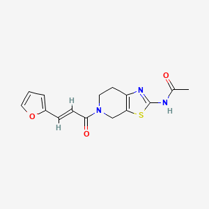 molecular formula C15H15N3O3S B2728088 (E)-N-(5-(3-(呋喃-2-基)丙烯酰)-4,5,6,7-四氢噻唑并[5,4-c]嘧啶-2-基)乙酰胺 CAS No. 1351663-61-0