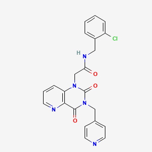 molecular formula C22H18ClN5O3 B2728100 N-(2-氯苯甲基)-2-(2,4-二氧-3-(吡啶-4-基甲基)-3,4-二氢嘧啶并[3,2-d]嘧啶-1(2H)-基)乙酰胺 CAS No. 941990-53-0