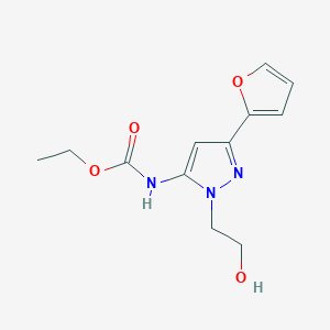 molecular formula C12H15N3O4 B2732129 乙酸乙酯(3-(呋喃-2-基)-1-(2-羟乙基)-1H-吡唑-5-基)甲酸酯 CAS No. 1219904-49-0