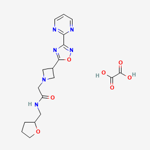 molecular formula C18H22N6O7 B2732969 2-(3-(3-(pyrimidin-2-yl)-1,2,4-oxadiazol-5-yl)azetidin-1-yl)-N-((tetrahydrofuran-2-yl)methyl)acetamide oxalate CAS No. 1351621-15-2