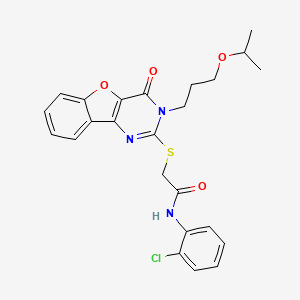 molecular formula C24H24ClN3O4S B2733469 N-(2-chlorophenyl)-2-({4-oxo-3-[3-(propan-2-yloxy)propyl]-3,4-dihydro[1]benzofuro[3,2-d]pyrimidin-2-yl}sulfanyl)acetamide CAS No. 899961-89-8