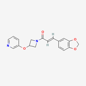 molecular formula C18H16N2O4 B2734637 (E)-3-(苯并[d][1,3]二噁杂环-5-基)-1-(3-(吡啶-3-氧基)吖啶-1-基)丙-2-烯-1-酮 CAS No. 1904609-36-4