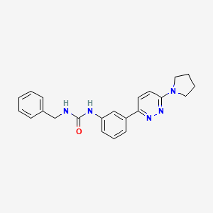 molecular formula C22H23N5O B2735096 1-Benzyl-3-(3-(6-(pyrrolidin-1-yl)pyridazin-3-yl)phenyl)urea CAS No. 1021082-13-2