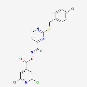molecular formula C18H11Cl3N4O2S B2735827 2-[(4-Chlorobenzyl)thio]-4-({[(2,6-dichloroisonicotinoyl)oxy]imino}methyl)pyrimidine CAS No. 263755-78-8
